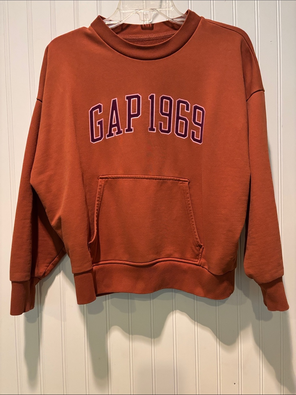 GAP 1968 Rusty Orange Crewneck Sweatshirt with Front Pouch Pocket Sz M Petite